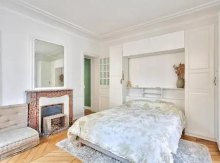 Typical Parisian Flat In Montmartre *