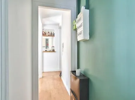 Typical Parisian Flat In Montmartre * Paris
